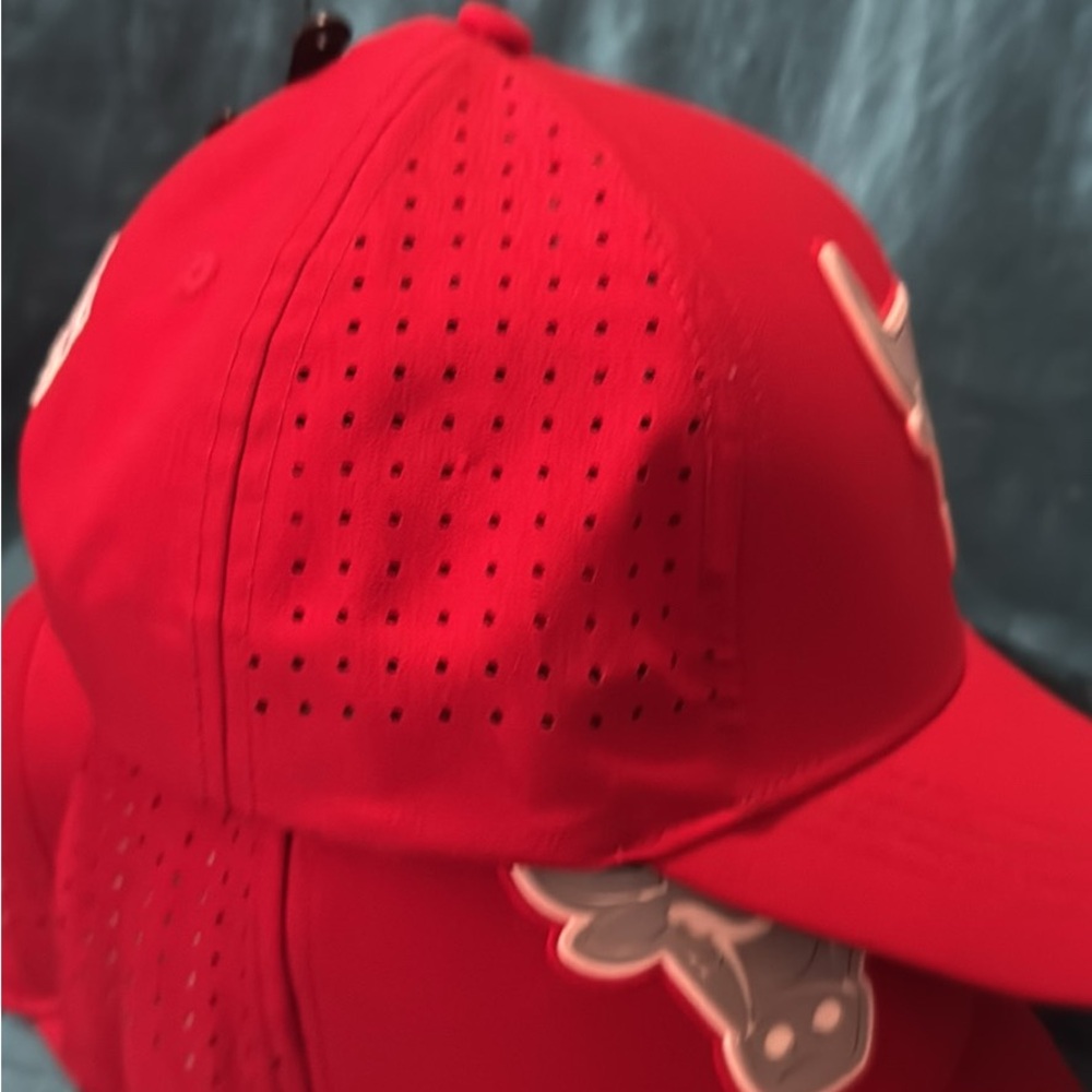 Chicago Bulls Ultra Game NBA Boys 8-20 Ultimate Snap Back Baseball Red Cap Hat